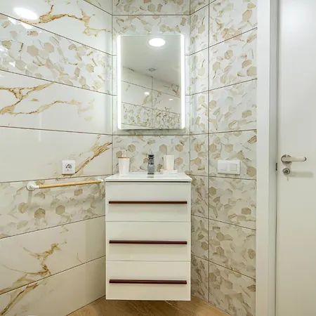 Luxury 2 Ocean View Wifi Free